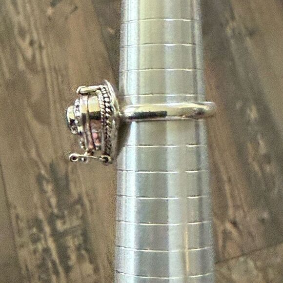 Faceted Round Emerald Gemstone Poison Locket Box Heart Ring Sterling Silver Sz 8 - Picture 6 of 9